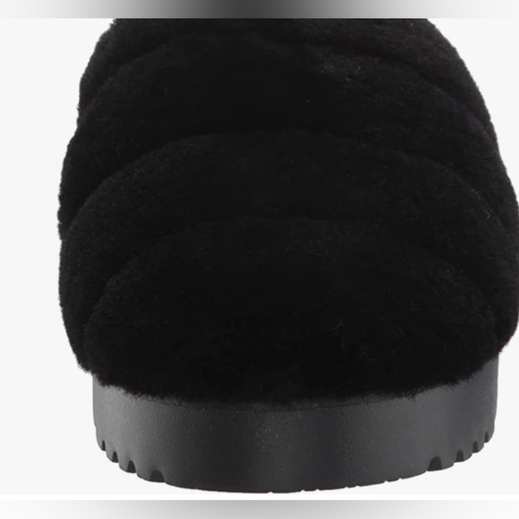 Womens Ugg slippers - Picture 10 of 12